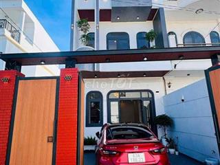 NHÀ MẶT TIỀN RẠCH BẠCH NHA thiết kế hiện đại
