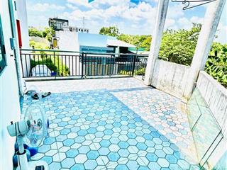 Phòng trọ 2 cửa sổ trời