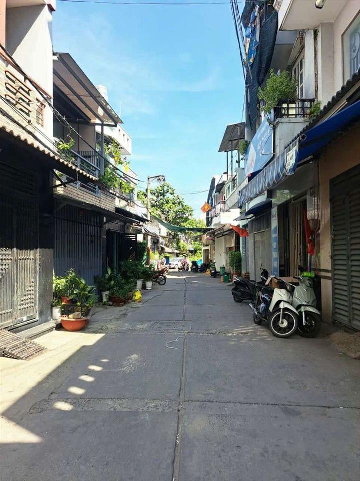 nhà cần bán đường số 12 