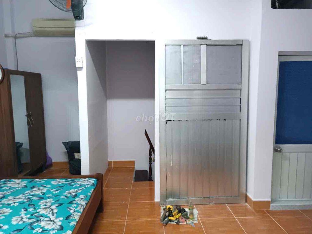 cho thuê nhà mới đang sơn sửa giá rẻ, bùi thế mỹ
