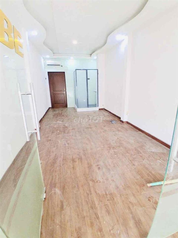 Cho Thuê Mặt Bằng riêng biệt có sân để xe rộng
