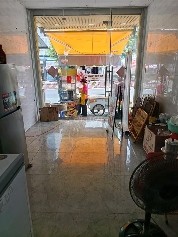 Cho thuê mặt bằng Huỳnh Tấn phát, từ 12h trưa đến khuya. 