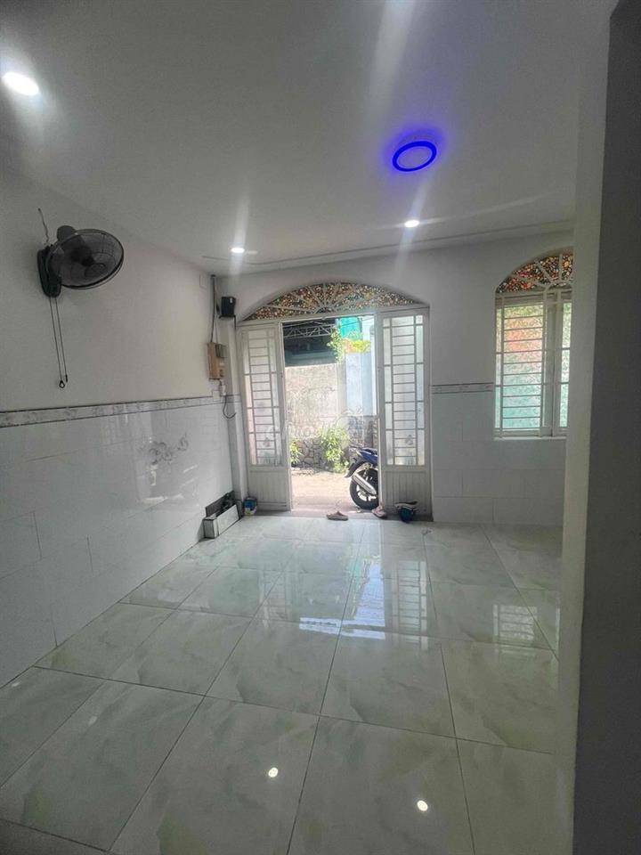 Cho thuê nhà nguyên căn chính chủ, đổi diện siêu thị gigamail.