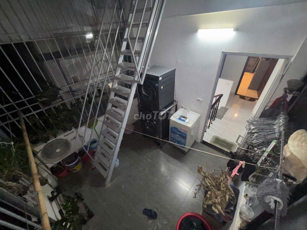 NHÀ CHÍNH CHỦ SỐ 12 NGÕ 18 ĐỒNG NHÂN,GẦN KĐT ĐÔ NGHĨA 3PN GIÁ 4.95 TỶ