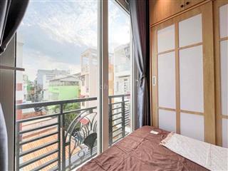 STUDIO BAN CÔNG ÁNH SÁNG GẦN TRUNG TÂM