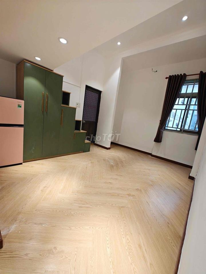DUPLEX RỘNG CỬA SỔ THOÁNG GẦN NGUYỄN VĂN TRỖI