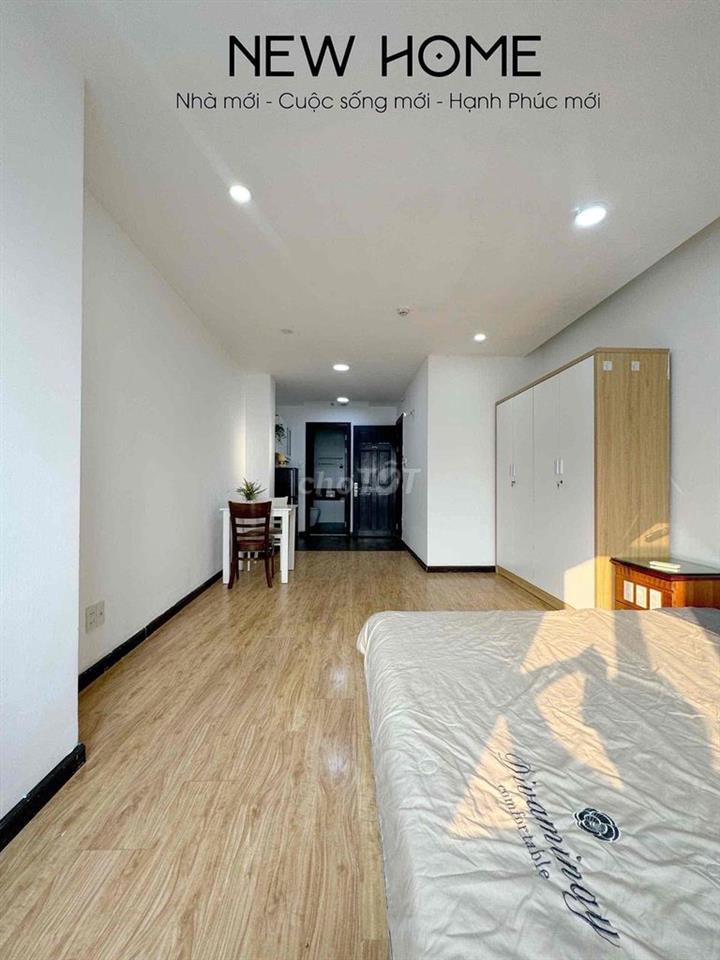 STUDIO CỬA SỔ TRỜI TO GẦN TRUNG TÂM PHÚ NHUẬN-Q3