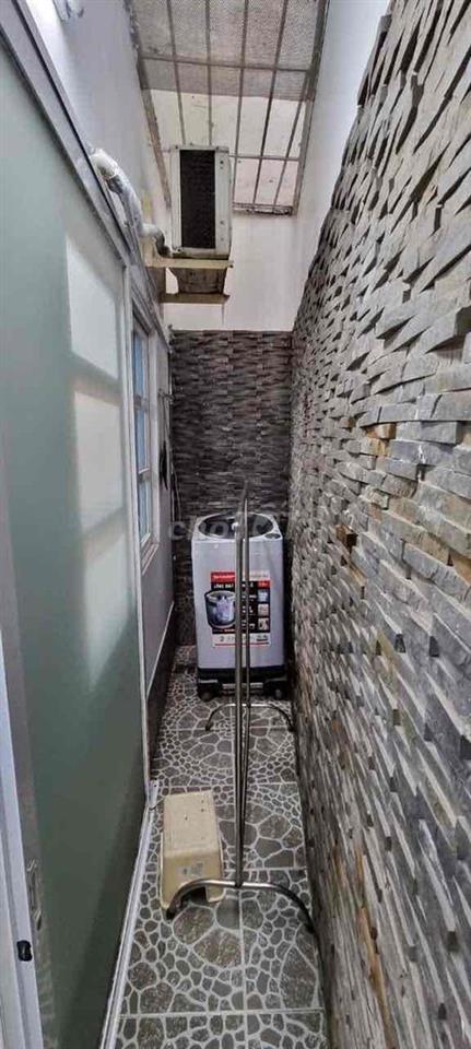 STUDIO GIẾNG TRỜI NGAY NGÃ TƯ PHÚ NHUẬN
