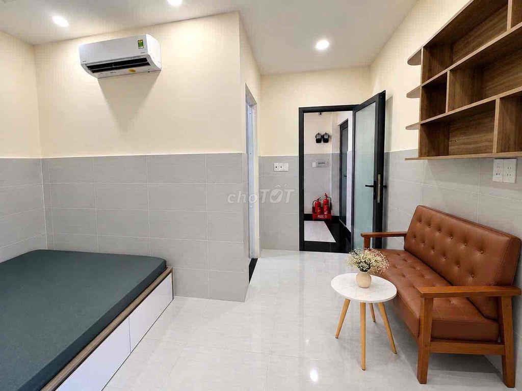 STUDIO BAN CÔNG NGAY CẦU THỊ NGHÈ, GIÁP Q1