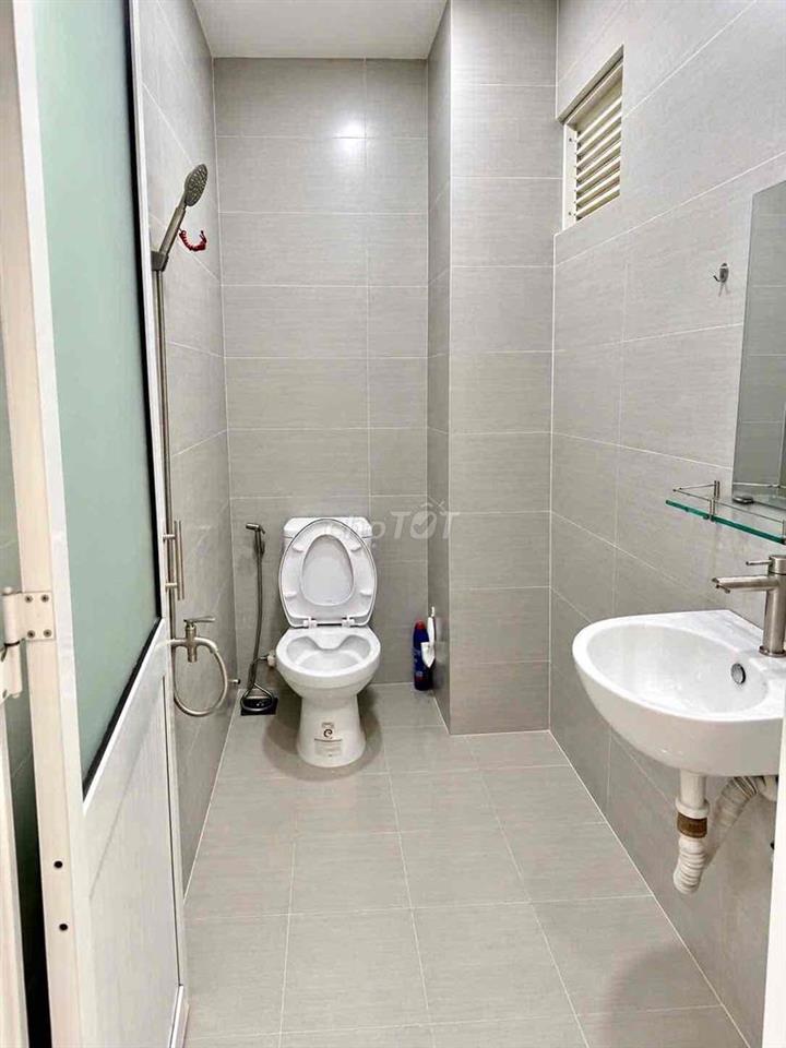 STUDIO BAN CÔNG NGAY CẦU THỊ NGHÈ, GIÁP Q1