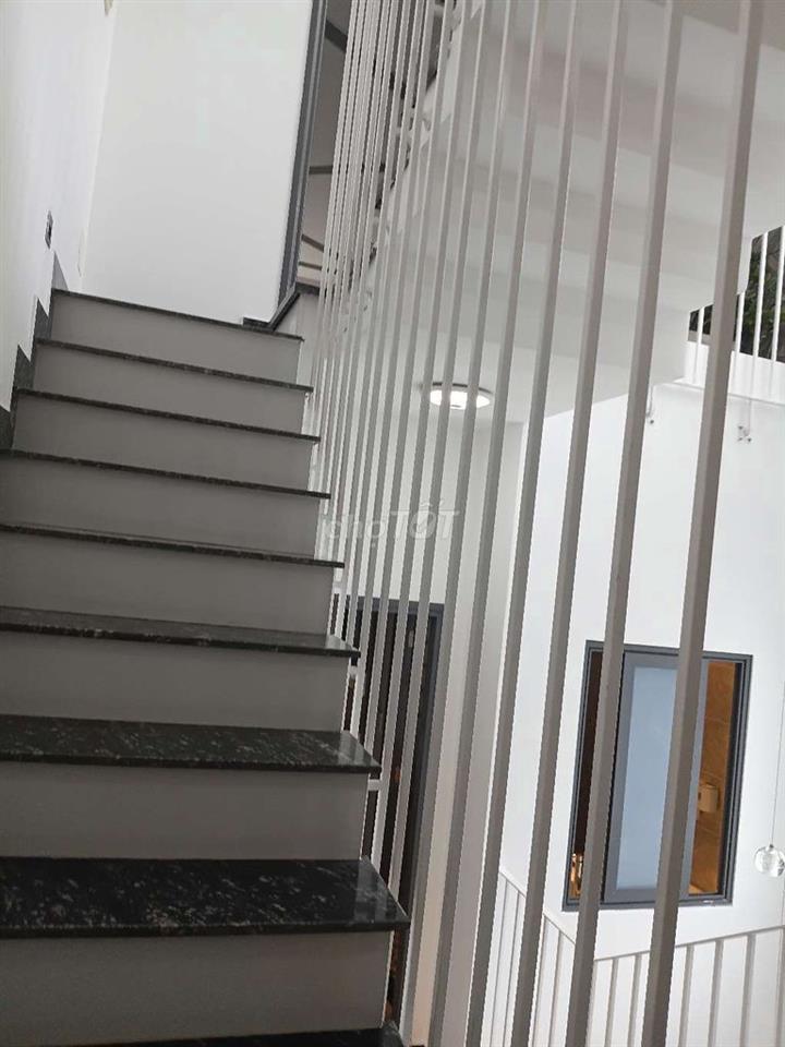 Nhà đường Lê văn thọ lộ giới 10m xe hơi đậu vô tư