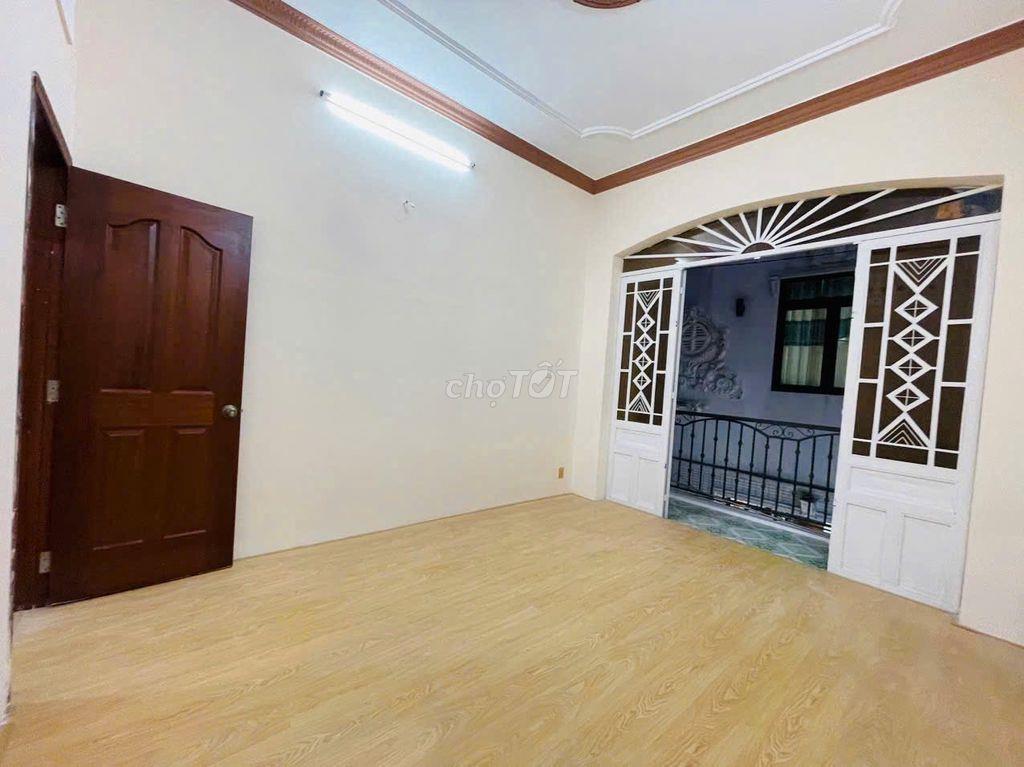 NHÀ MỚI XÂY CHƯA Ở