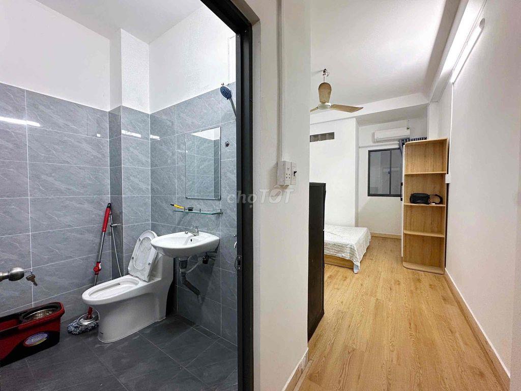 Khách sạn gần bệnh viện lớn và văn phòng nhà xe Phương Trang, Hùng Cườ