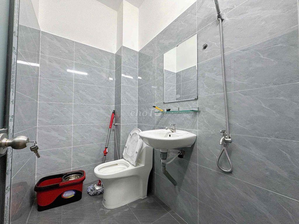 Khách sạn gần bệnh viện lớn và văn phòng nhà xe Phương Trang, Hùng Cườ