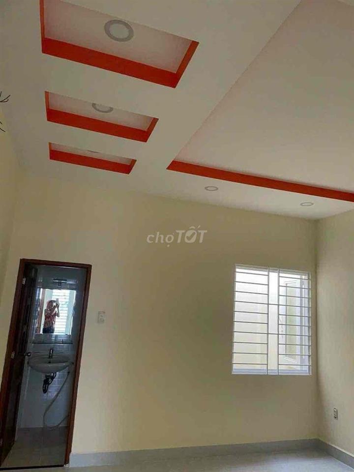 Mình có nhà nguyên căn mặt tiền đường số 40,