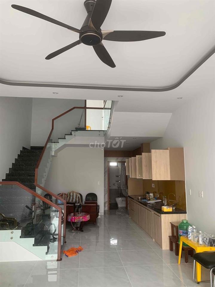cho thuê nhà 2 tầng . 3 phòng ngủ 2 wc công năng đầy đủ
