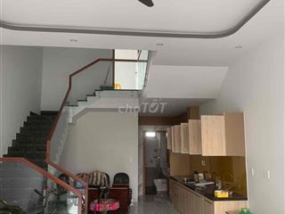 cho thuê nhà 2 tầng . 3 phòng ngủ 2 wc công năng đầy đủ