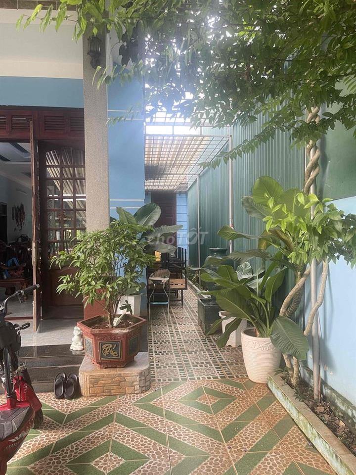 Nhà mái thái đẹp