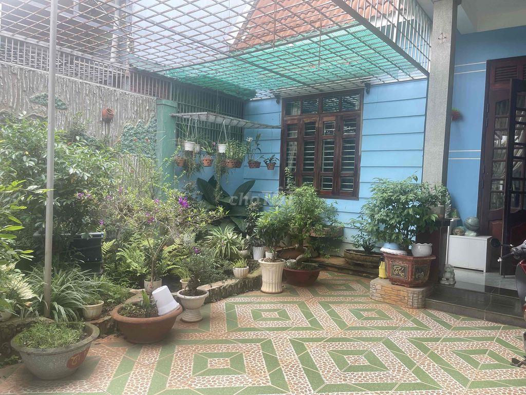 Nhà mái thái đẹp