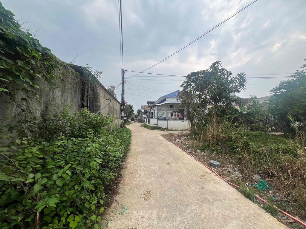 Đất sát cầu ngói Thanh Toàn