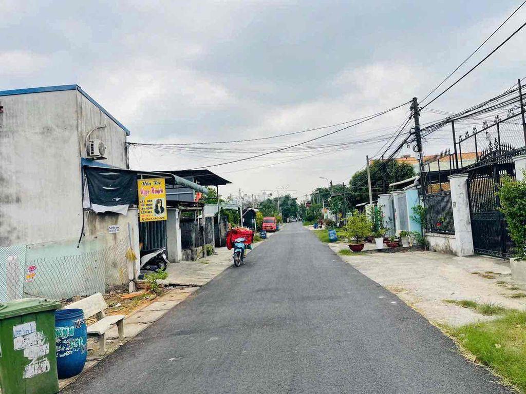 chủ gộp bân gấp đất , 520triệu ngay tân thông hội ,cạnh chợ việt kiều