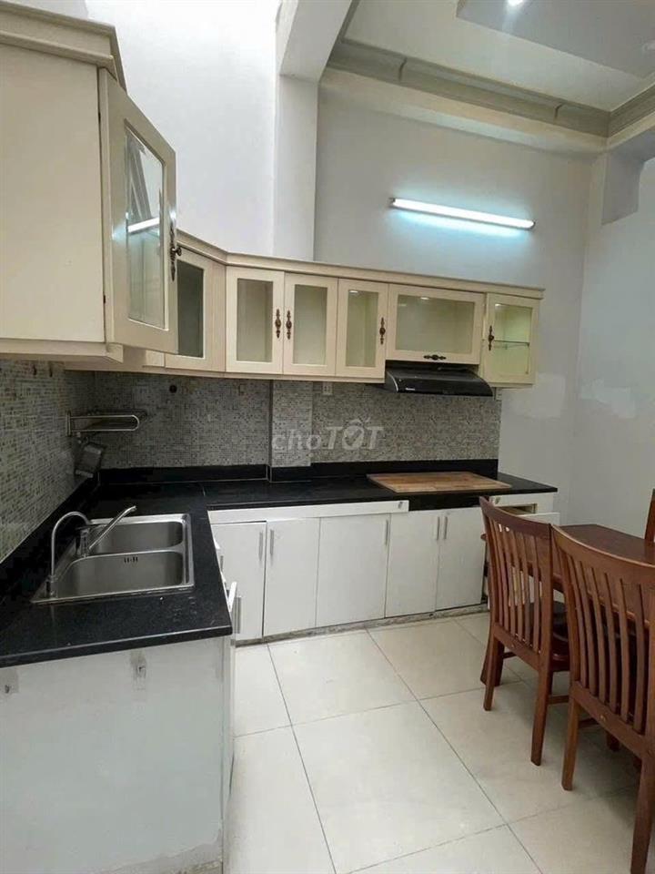 Nhà riêng 1 sẹt Huỳnh Văn Bánh 2PN (99.7m2) Sẵn nội thất, giá 14 tr/th