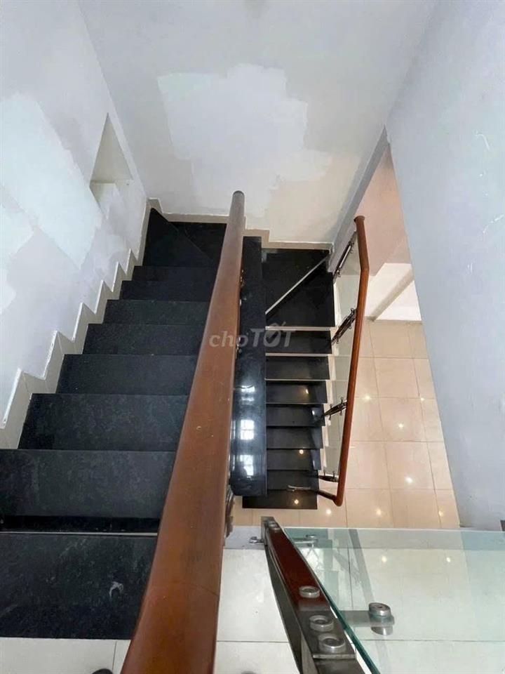 Nhà riêng 1 sẹt Huỳnh Văn Bánh 2PN (99.7m2) Sẵn nội thất, giá 14 tr/th