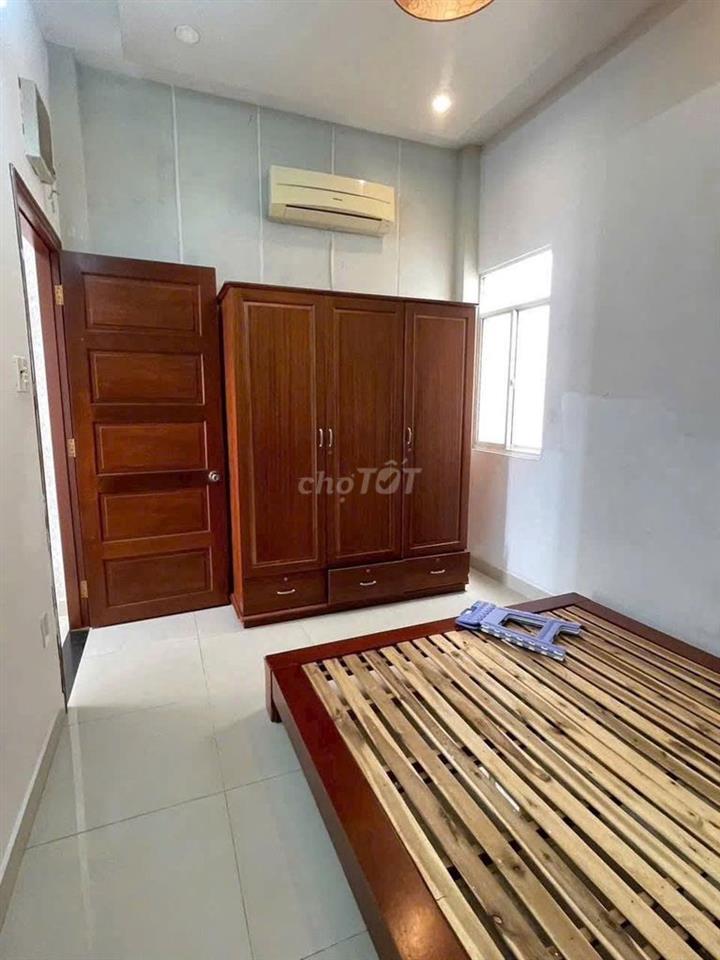 Nhà riêng 1 sẹt Huỳnh Văn Bánh 2PN (99.7m2) Sẵn nội thất, giá 14 tr/th
