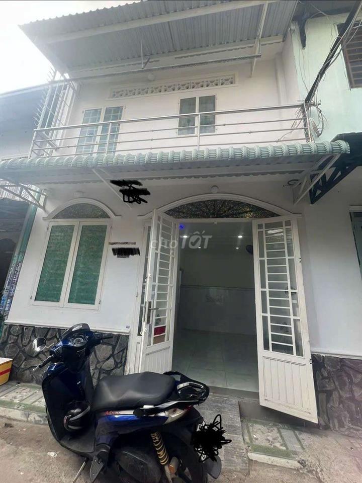 nhà cho thuê chính chủ đốii diện siêu thị gigamai
