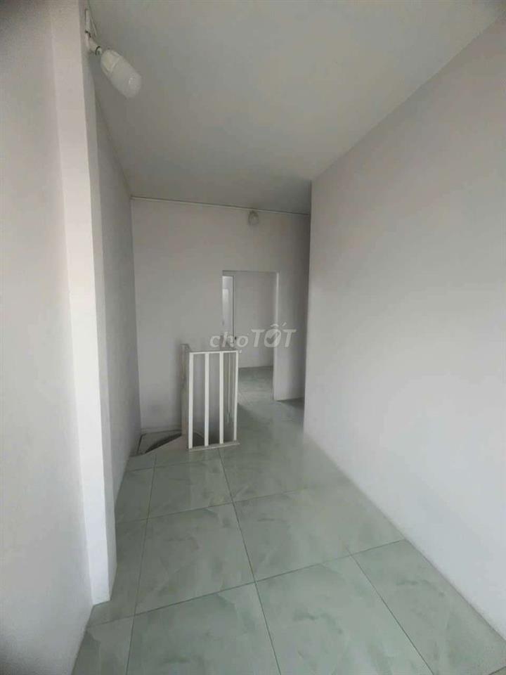 nhà cho thuê chính chủ đốii diện siêu thị gigamai