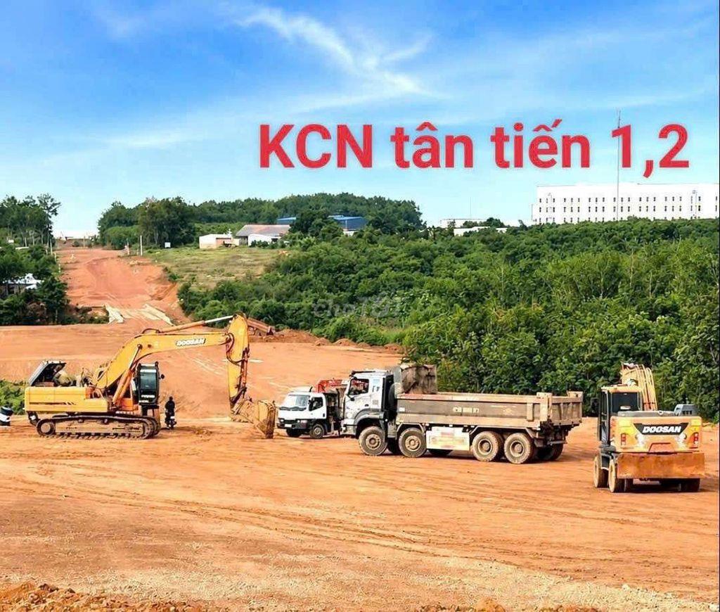 Đất xây tro, kd mặt tiền đuòng 32m ngay kcn Tân Tiến  200m2/350 tr