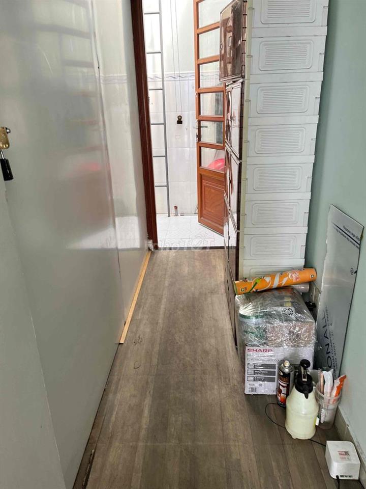 phòng trong nhà nguyên căn