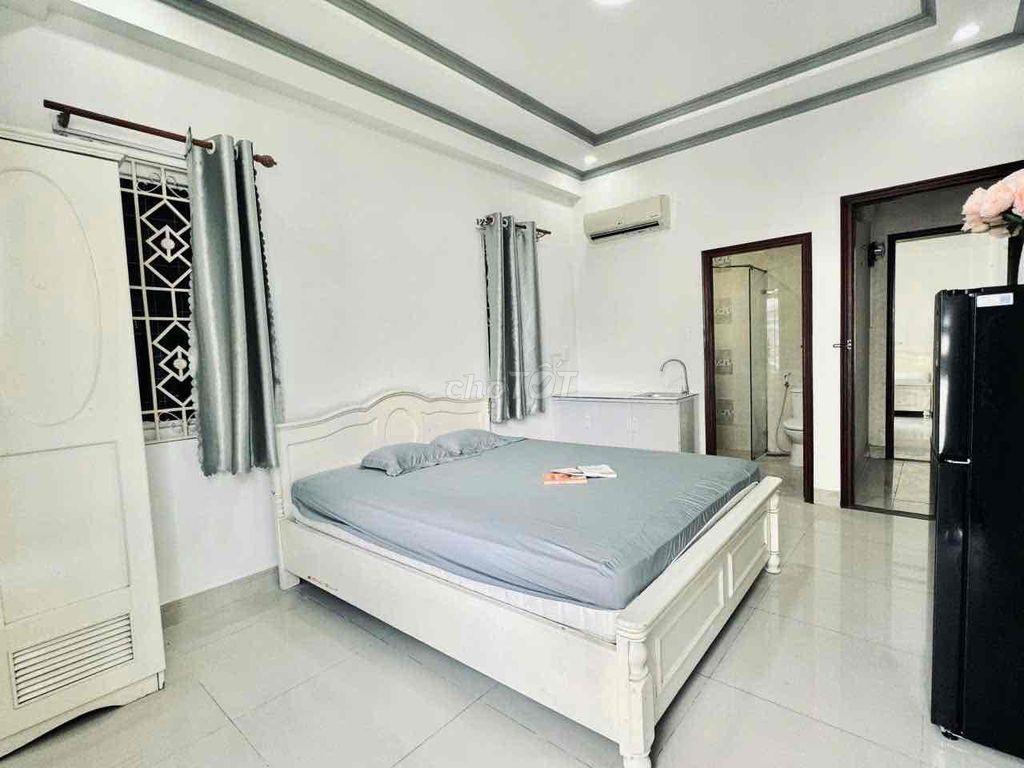 Căn Hộ Dịch Vụ 25m2 Full NT Gần Cầu Nguyễn Văn Cừ Giáp Q5, Q1