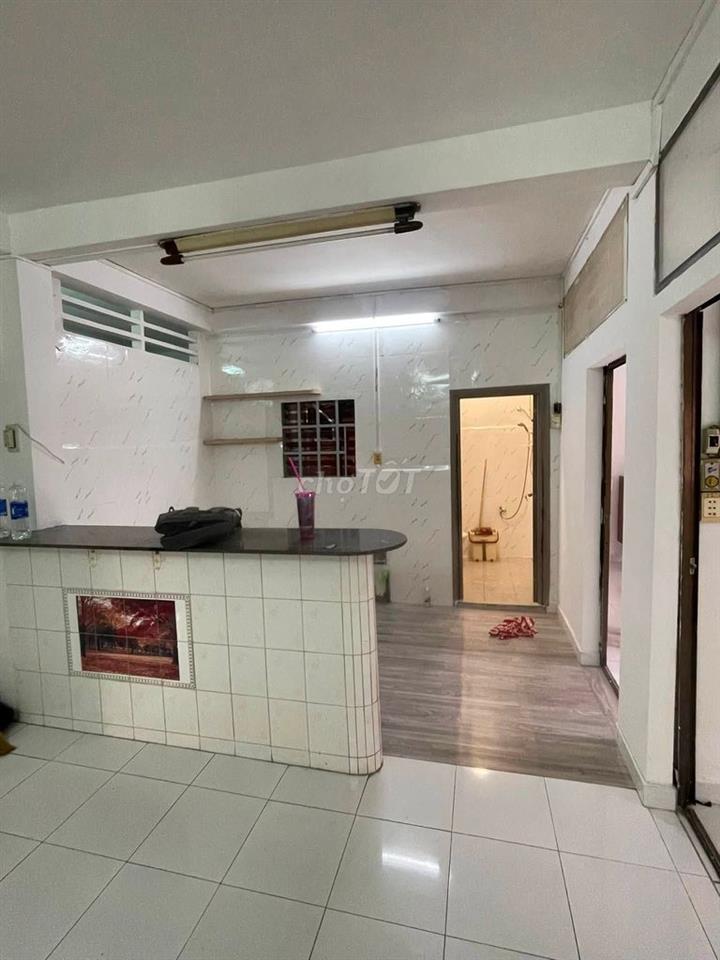Chung cư Đất Thánh cho thuê căn thang bộ lầu 2 1PN giá thuê 7tr5/tháng