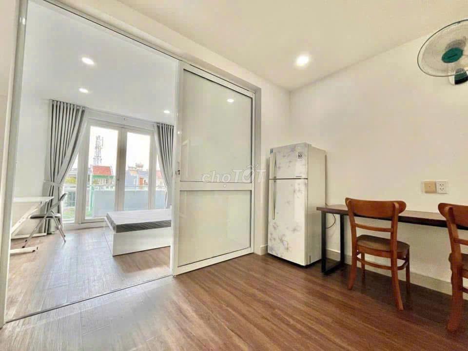 CHO THUÊ CĂN HỘ 1PN BAN CÔNG FULL NỘI THẤT - GẦN TRẦN NÃO CẦU SÀI GÒN
