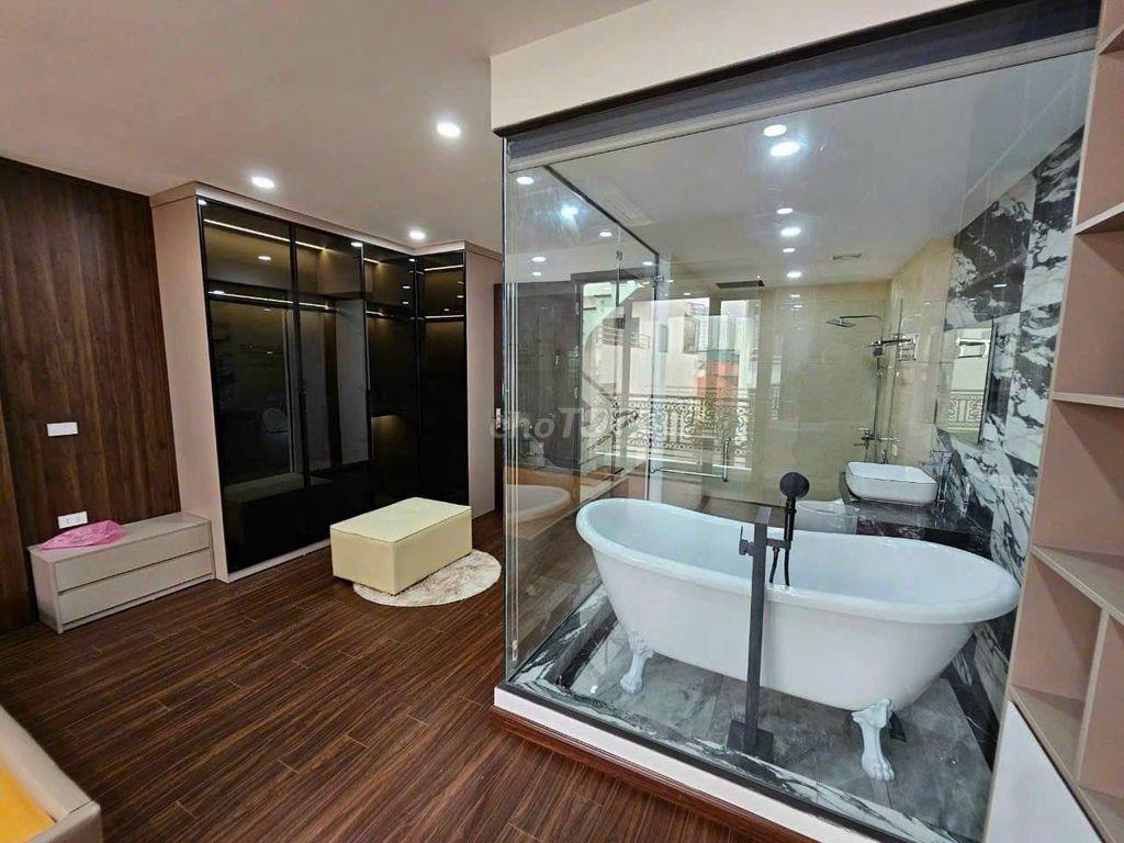 Nhà VIP Khu Gia Thuong - phố Nguyễn Văn Cừ - quá đẹp - 21 tỷ