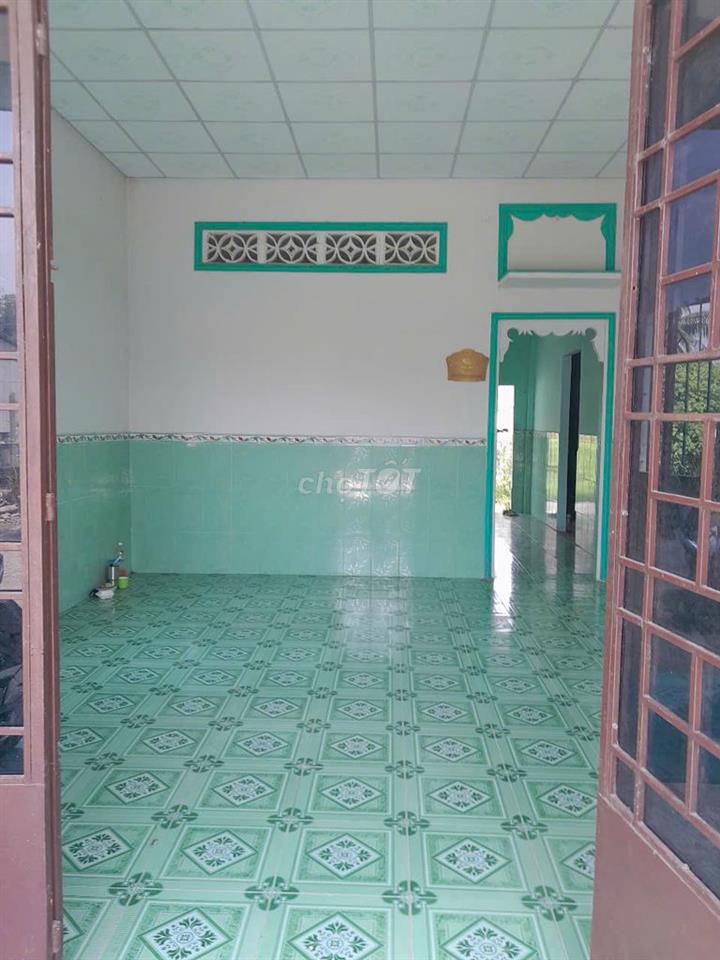 Bán đất 223 m2 có nhà cấp 4 đang cho thuê. Bến Lức Long An (Tây Ninh)