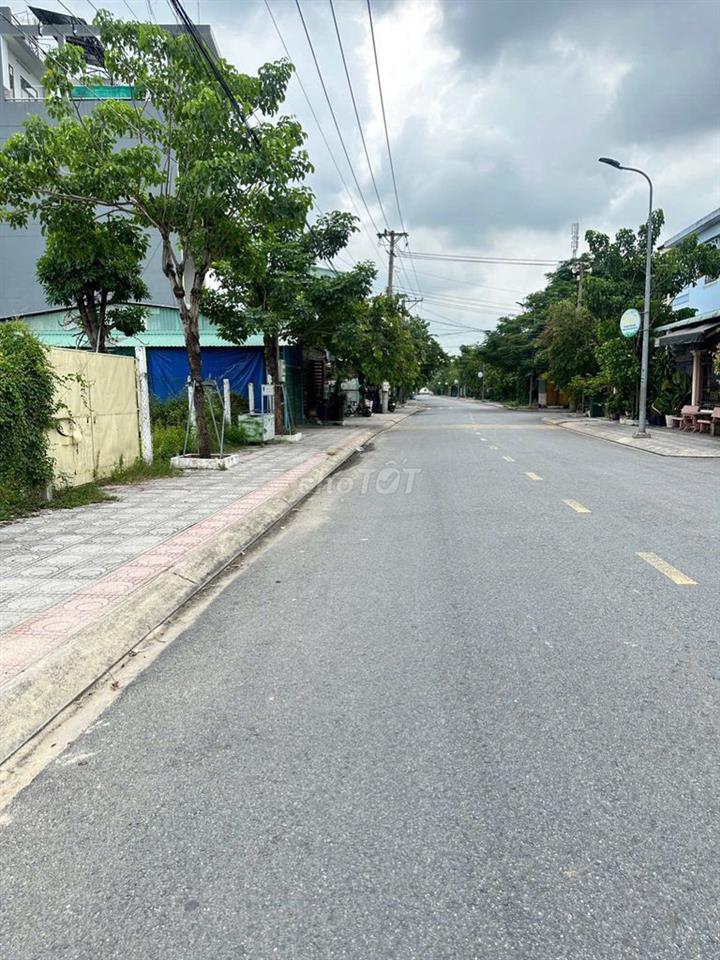 Cần bán gấp lô đất vườn mặt tiền đường nhựa