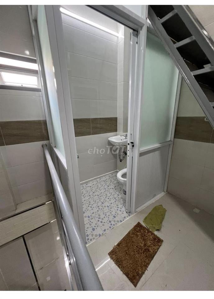 Nhà nhỏ xinh hẻm Phạm Văn Chí Q6 1tỷ8