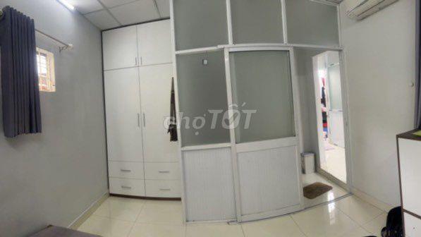 P. riêng lầu 1 nhà nguyên căn, full nội thất, free máy giặt, nước nóng