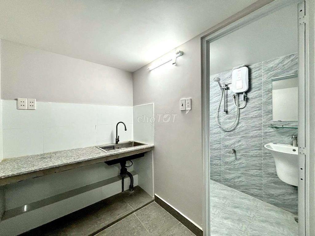 PHÒNG SIÊU RỘNG GẦN PHÚ MỸ HƯNG GÁC CAO FULL NT - TIỆN ĐI OU TNMT KCX