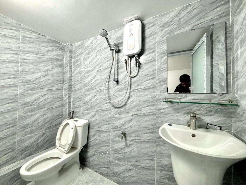 PHÒNG SIÊU RỘNG GẦN PHÚ MỸ HƯNG GÁC CAO FULL NT - TIỆN ĐI OU TNMT KCX