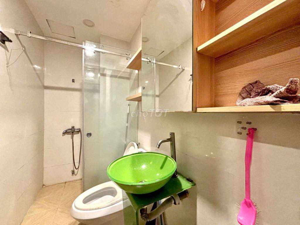 PHÒNG BAN CÔNG SIÊU THOÁNG MÁT NGAY TRUNG TÂM QUẬN 7 GẦN TDTU LOTTE