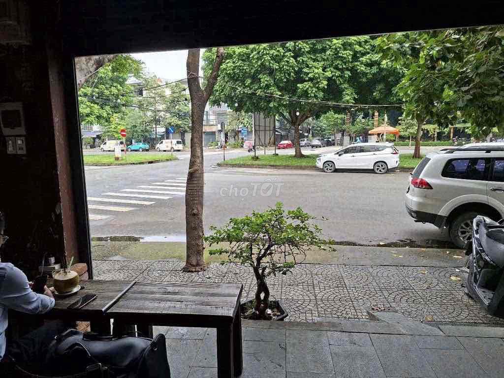 góc 2 mặt tiền ngang 15m dài 15m