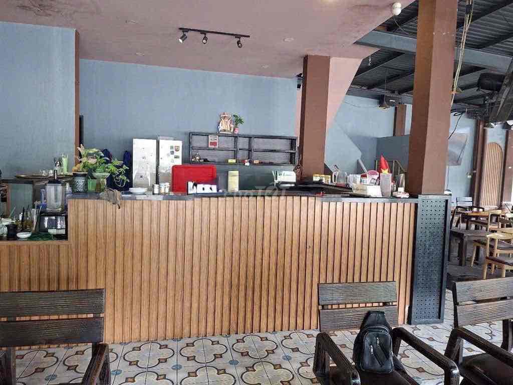 góc 2 mặt tiền ngang 15m dài 15m