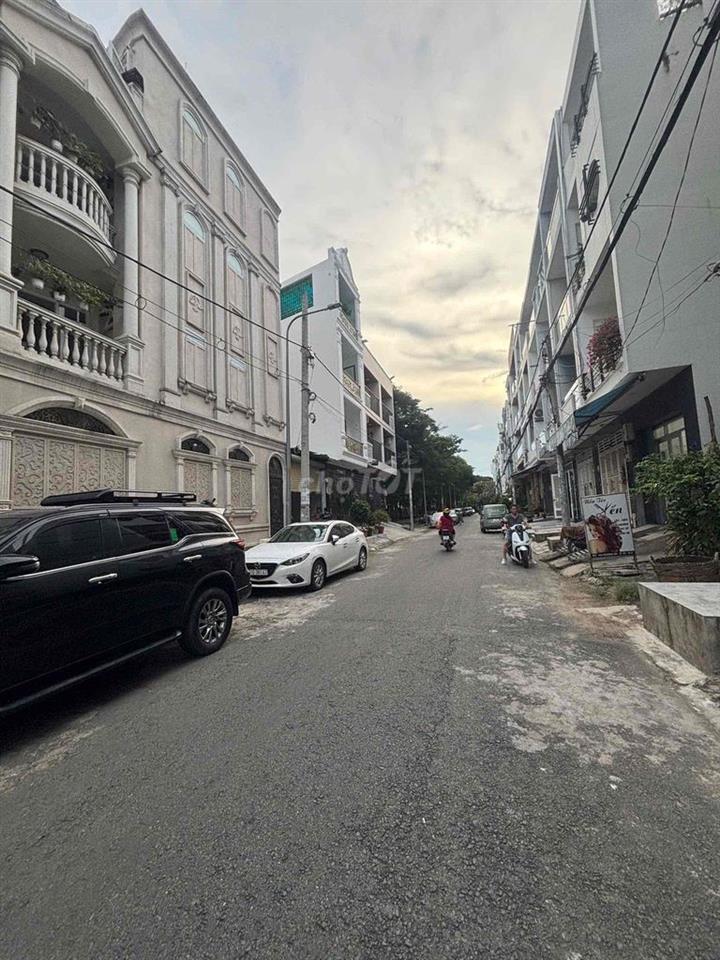 mặt tiền đường số 64 ngang 4m dài 18m 4 tầng 5pn