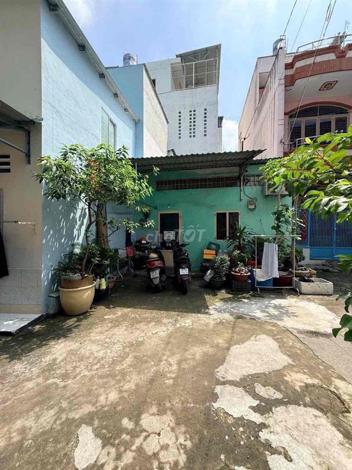 hoàng văn hợp sát bên q6 5m3 x 7m  nhà cấp 4 hẻm xe hơi ngủ trong nhà