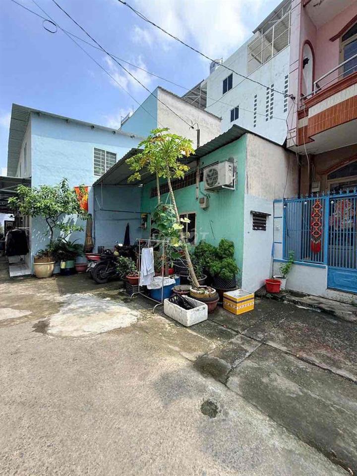 hoàng văn hợp sát bên q6 5m3 x 7m  nhà cấp 4 hẻm xe hơi ngủ trong nhà