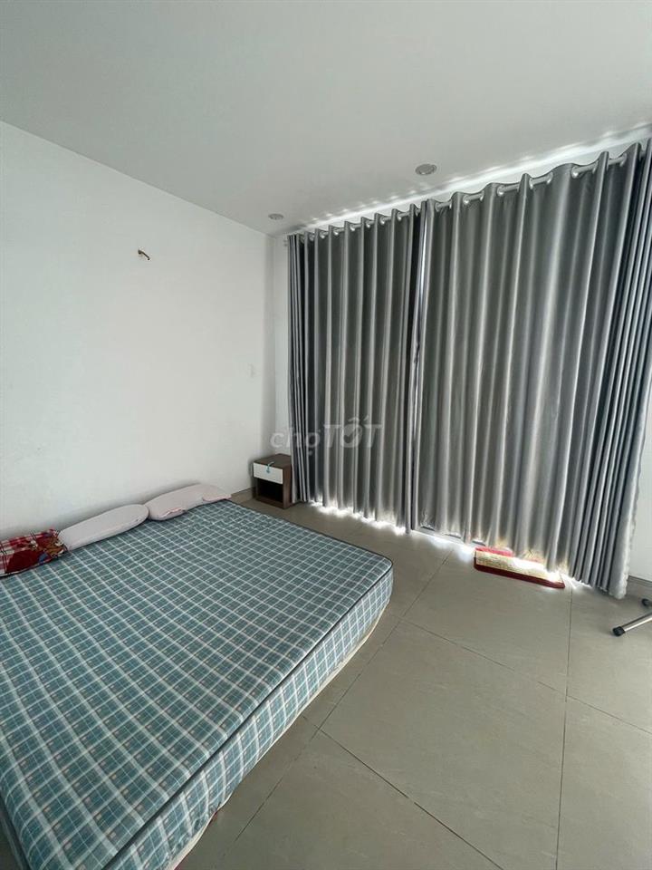 Nhà nguyên căn 100m² full nội thất, điện mặt trời, sân ô tô có mái che