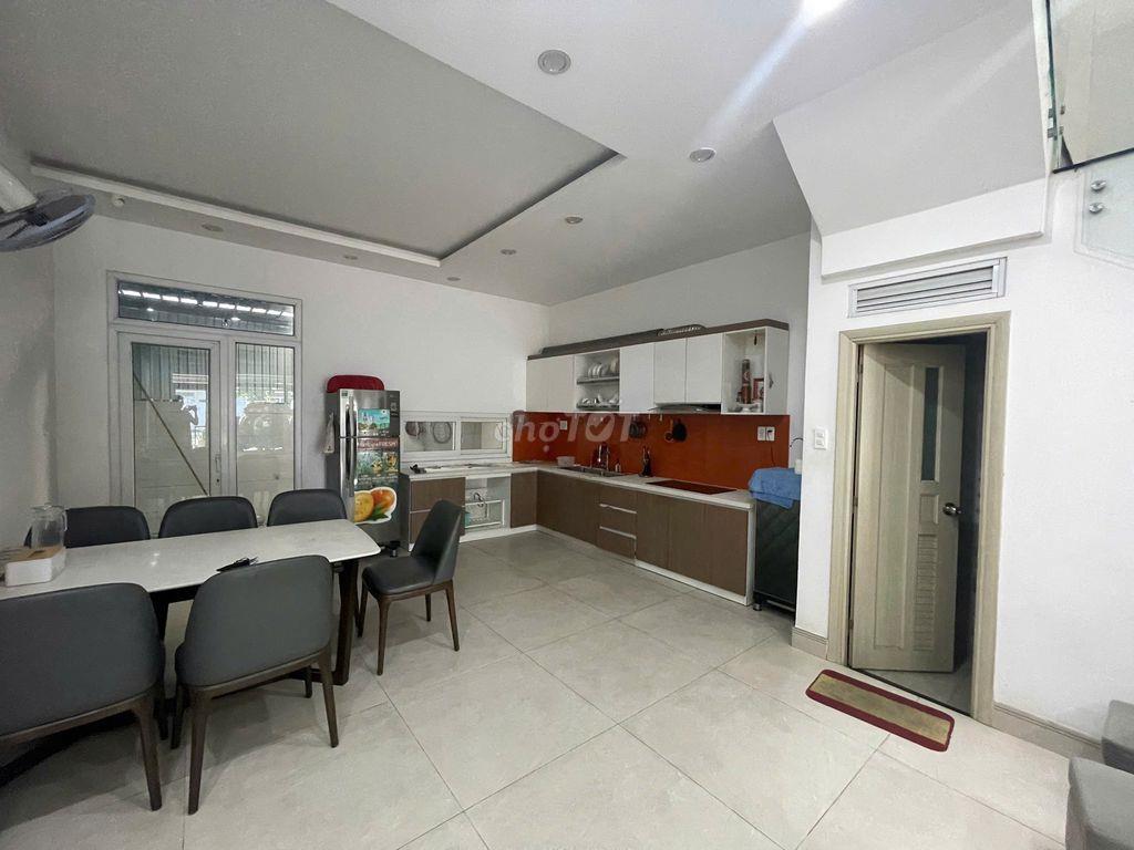 Nhà nguyên căn 100m² full nội thất, điện mặt trời, sân ô tô có mái che